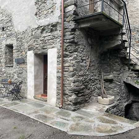 Apartament La Torre Colombaia - Monumento Del 1400 Arnad Zewnętrze zdjęcie