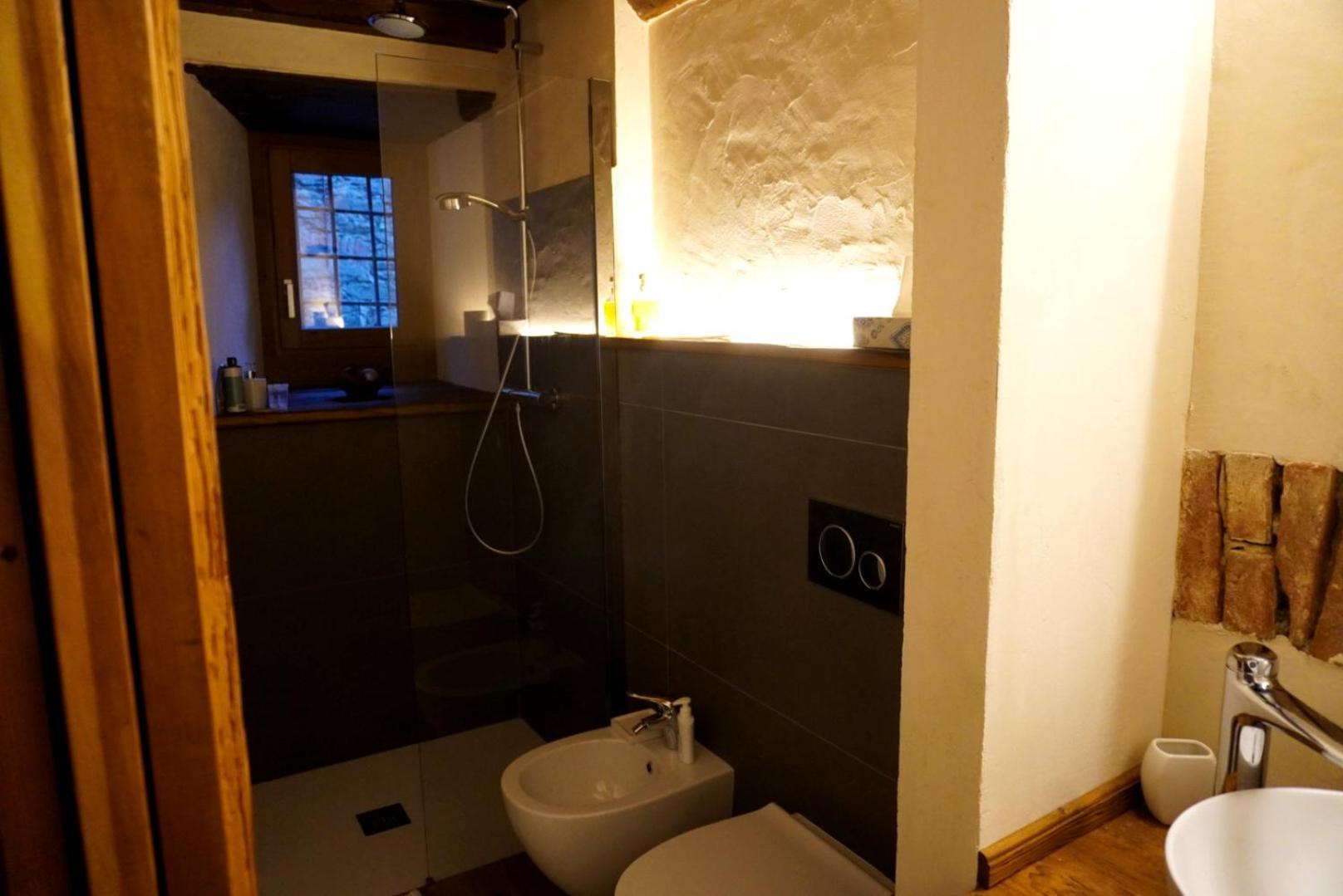 Apartament La Torre Colombaia - Monumento Del 1400 Arnad Zewnętrze zdjęcie