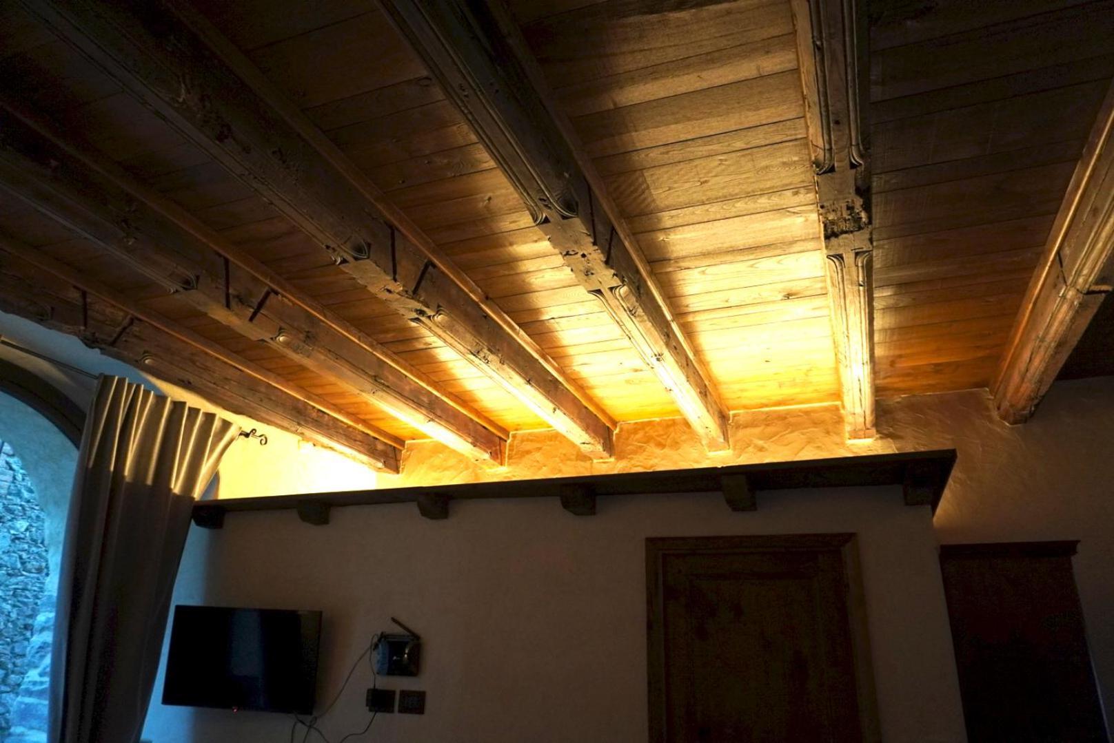 Apartament La Torre Colombaia - Monumento Del 1400 Arnad Zewnętrze zdjęcie