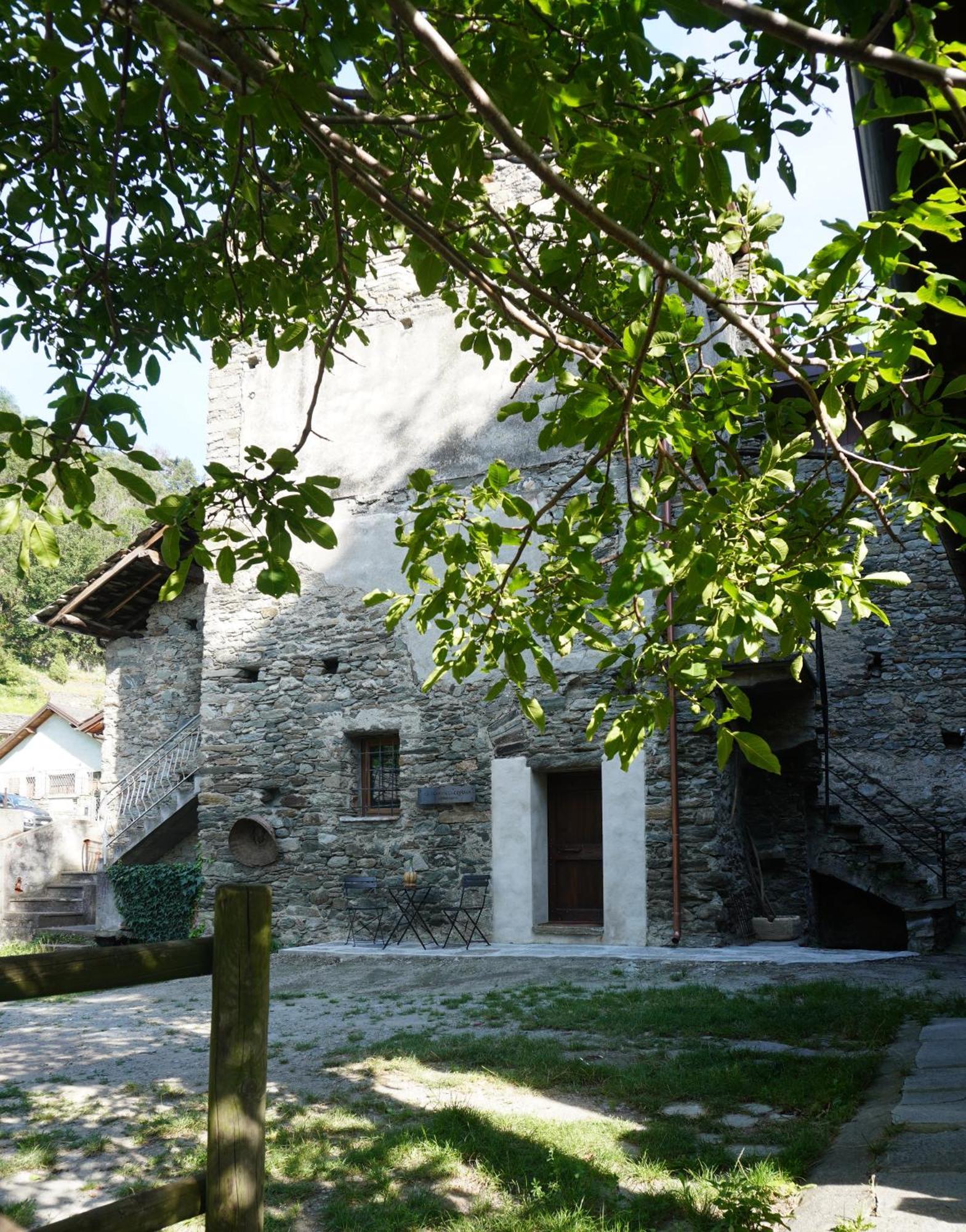 Apartament La Torre Colombaia - Monumento Del 1400 Arnad Zewnętrze zdjęcie